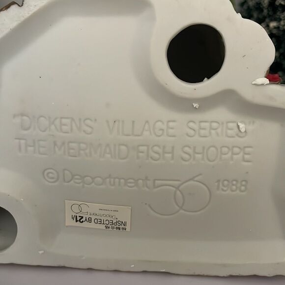 DEPT 56 MERMAID FISH SHOP - Picture 10 of 13